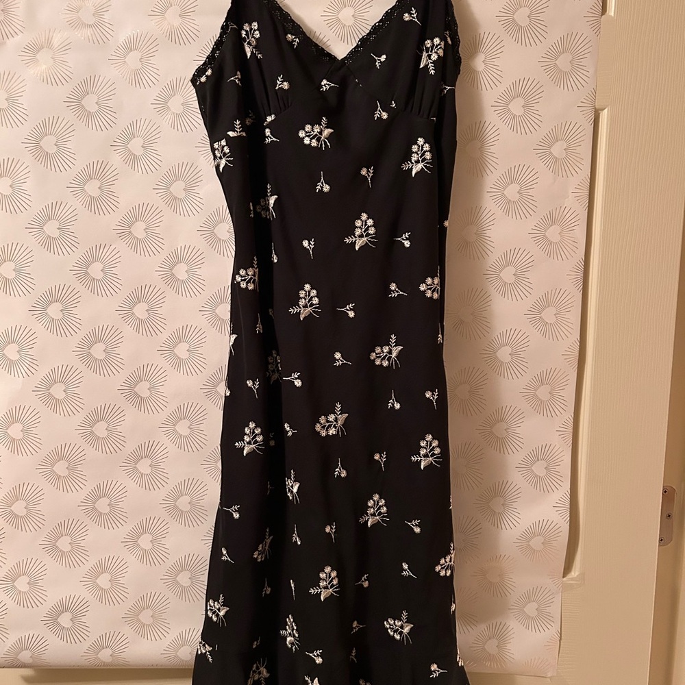 Elegant Black and White Floral Maxi Dress